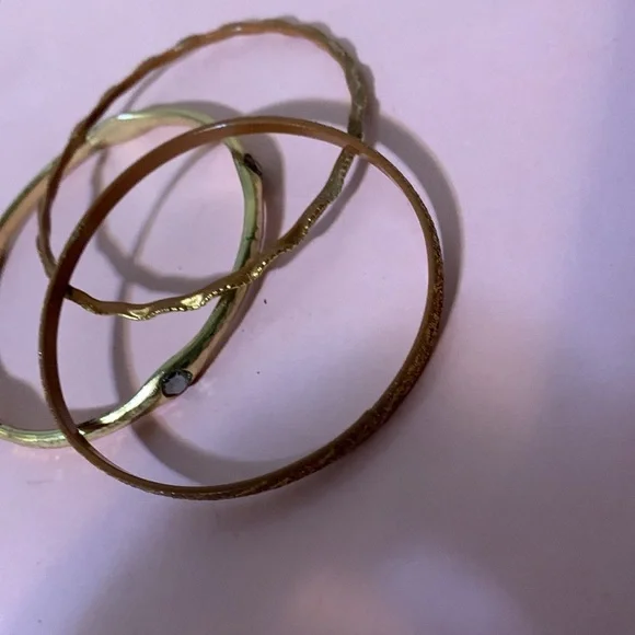 Three bracelets - Picture 6 of 7